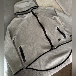 Women’s gray Nike tech hoodie size medium